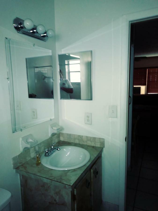 포트 로더데일 Newly Furnished Large, Clean, Quiet Private Unit 아파트 외부 사진